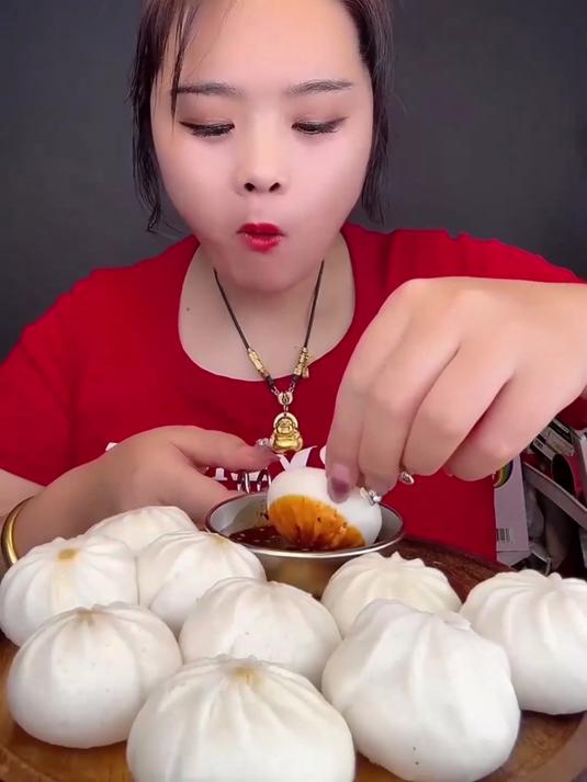 家常鲜肉小笼,热乎出锅,香气足