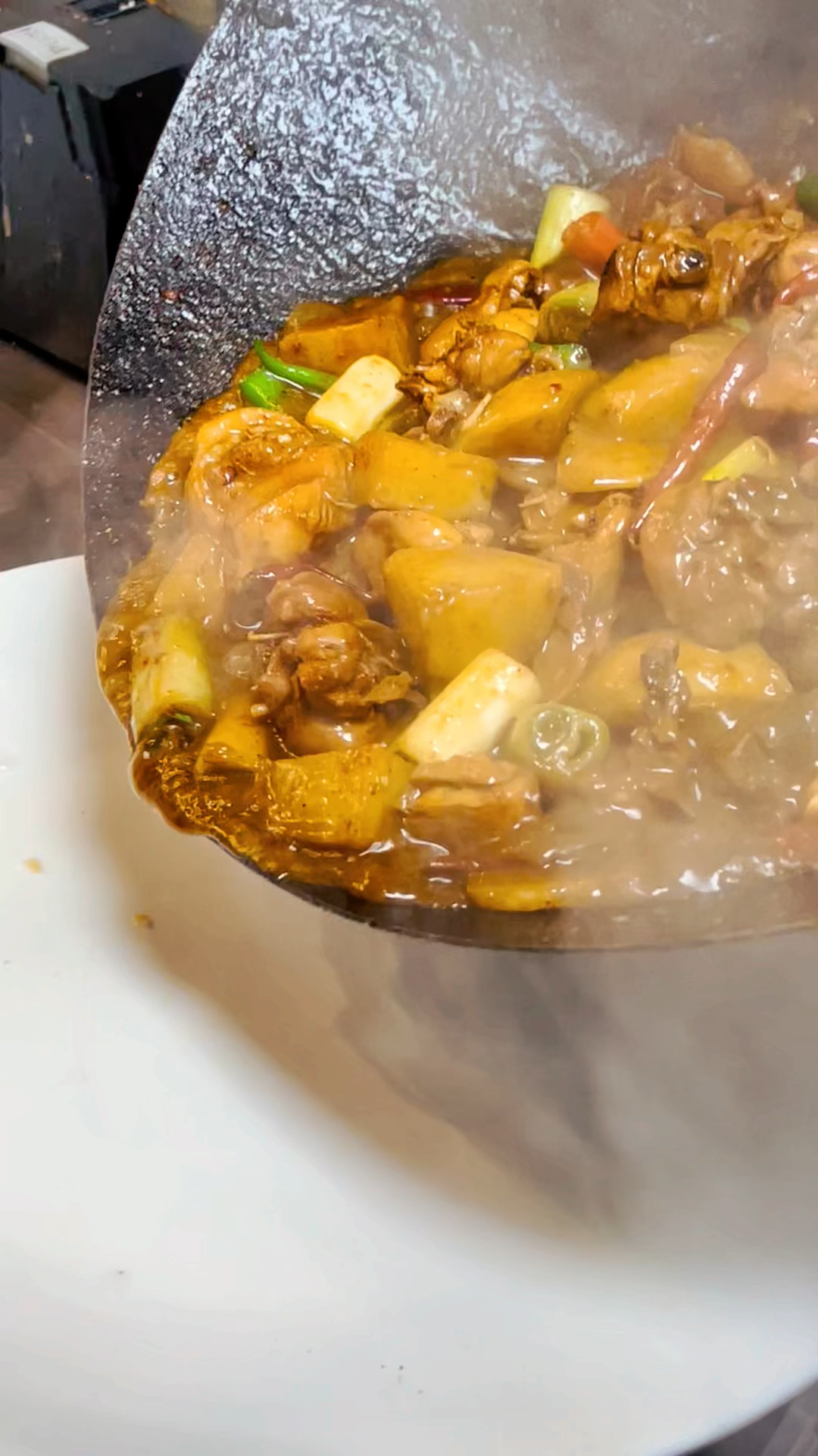 这家鲜炒鸡店,有点山东炒鸡的感觉,一问还真是,用的山东汶上芦花鸡,怪不得好吃!