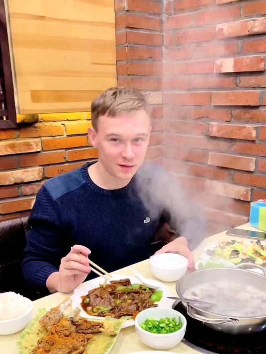 小市羊汤太好喝了,一点不膻,能上央视,名不虚传,老外是爱上了