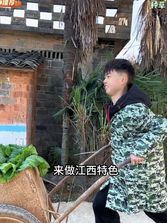 农家自制香辣菜梗,脆爽入味咸辣适中,无防腐剂,配粥拌饭夹馒头,开胃解腻超下饭!