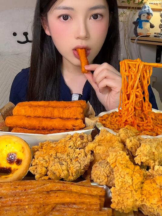 kFC疯四x卫龙联名!辣条风味大鸡肉条