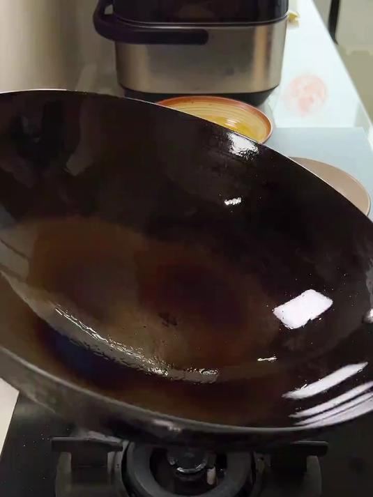 青椒鸡蛋炒香肠,这样做好吃简单下饭