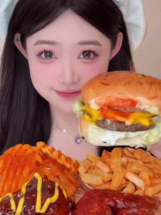 汉堡炸鸡薯条啃啃