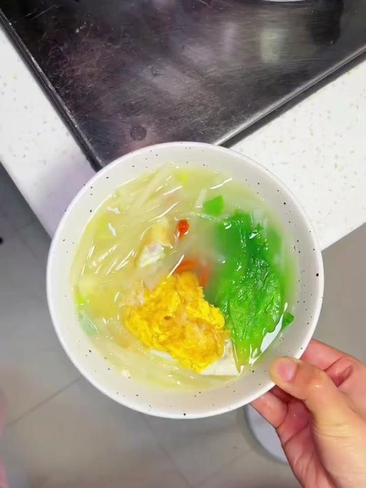 荷包蛋萝卜汤