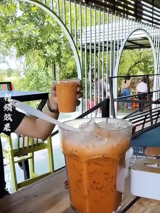 这简直不要太快乐了,泰国超大杯的奶茶,人民币只需要16元