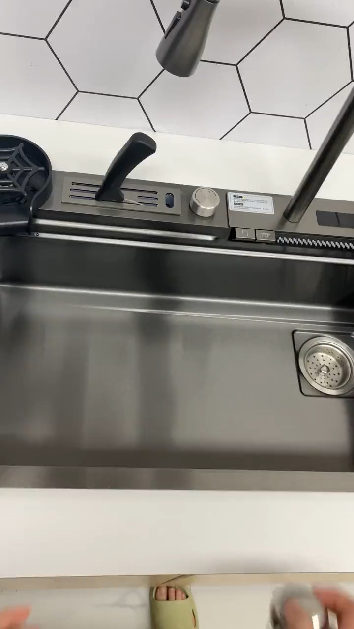 新款钢琴按键飞鱼水槽