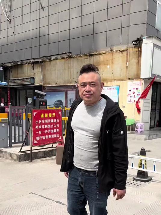 小谷姐姐搬到凤凰小区东门这里了