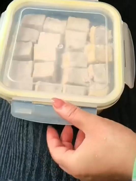 白腐乳秋天的气温,只花了10天白腐乳就做好了,软糯丝滑