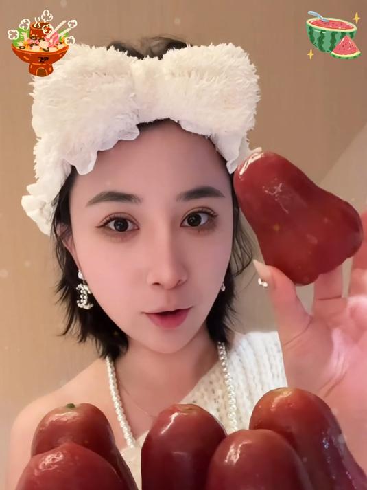 一口莲雾润喉间，清甜回甘留舌尖