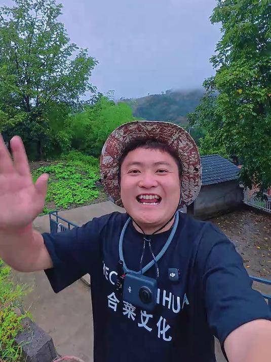 和彝族女孩回家做饭是种什么体验,坨坨肉……酸菜汤……吃嗨了!
