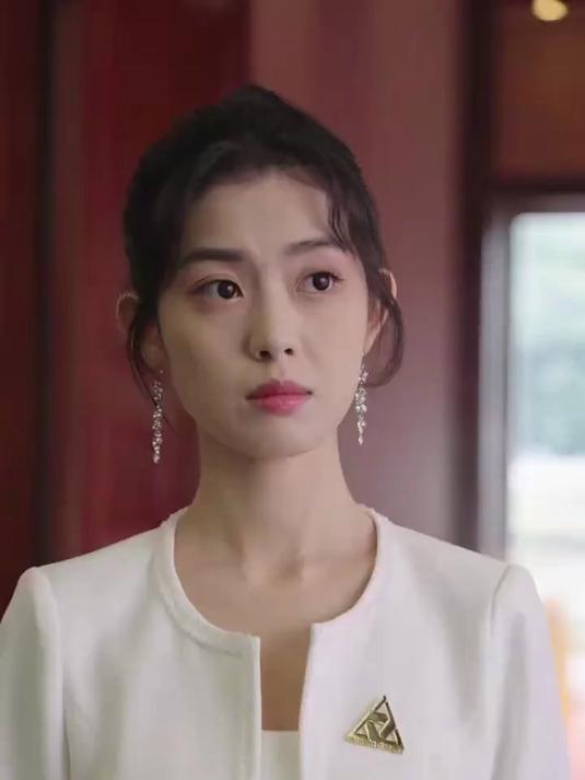 女大学生闪婚烧烤摊大叔,大叔坚硬的心融化了,把她宠成小公主