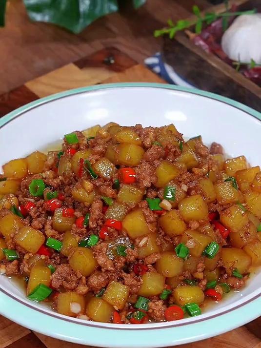 美味下饭的爆炒土豆丁
