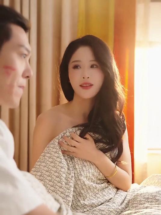 《穿成反派，众女主偷听我心声》第8集