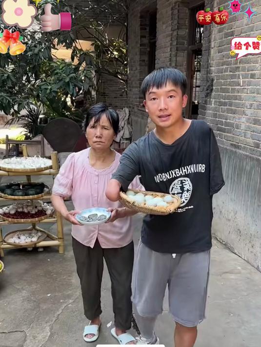 精选鄱阳湖散养麻鸭下的蛋,采用无铅工艺,个个晶莹剔透
