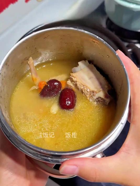 暖脾养胃鸽子汤 山药调理肠胃更舒适