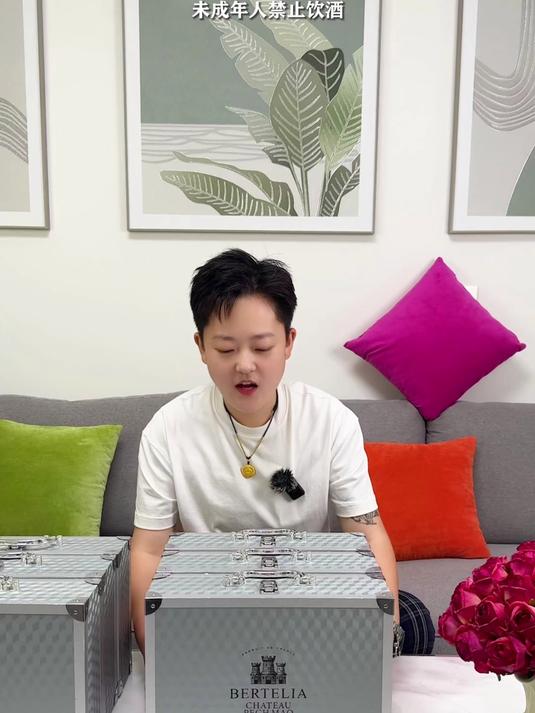 送人的酒才能表现你的诚意，发货进口的干红葡萄酒让你排面十足