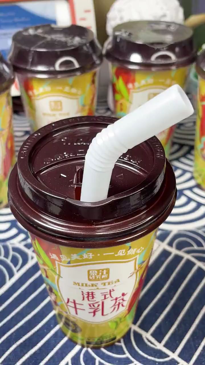 即将入冬,快来安利一波冬天的第一杯奶茶吧,叫上你的小姐妹一起冲啊