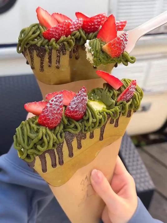 第一次吃这种抹茶味的冰激凌煎饼