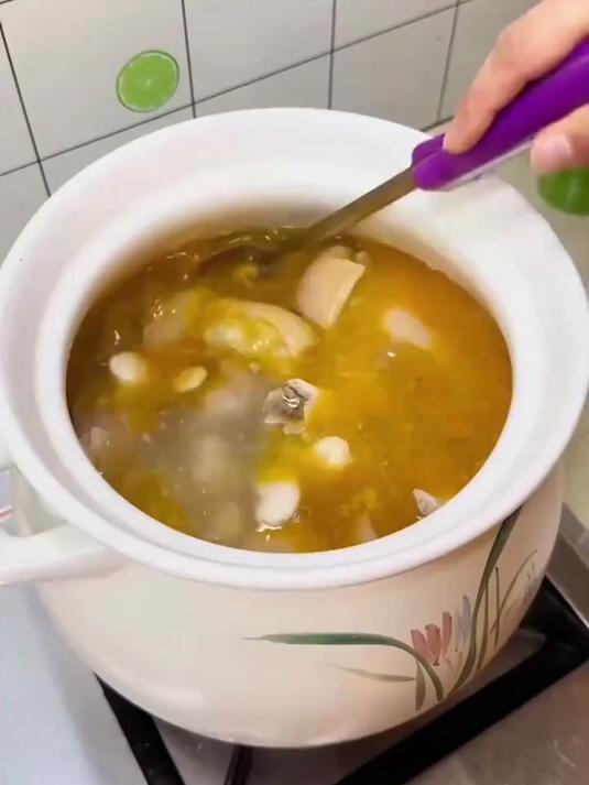 原来酸萝卜老鸭汤的秘诀在这!3 步搞定,比饭店还香,全家都爱喝