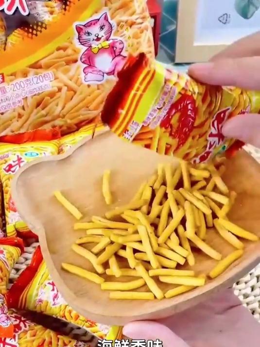我从小吃到大的咪咪虾条还是那个味,还是熟悉的配方,熟悉的味道