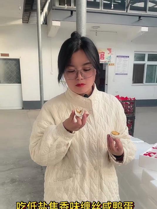 超市咸鸭蛋齁咸还发硬?我们坚持低盐慢腌,缠丝流油不齁口