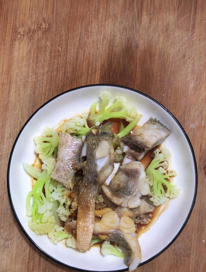 鲈鱼清蒸需要几分钟,蒸7分钟即可