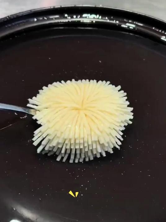 不锈钢菊花豆腐刀!轻松切出细腻花瓣,宴客超有面儿