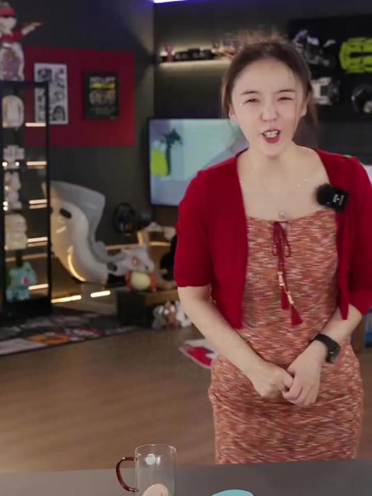 鸡蛋碎了，震震表示看着都疼