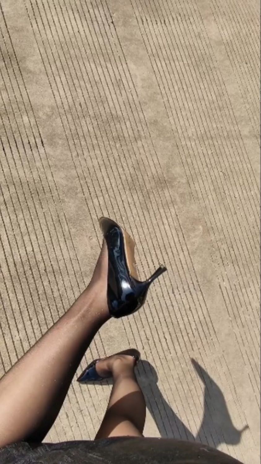 高跟鞋黑丝包臀裙御姐