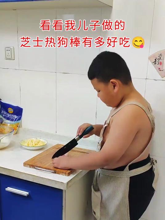 自己在家做芝士热狗棒 真是又省钱又好吃#年味里的中国#