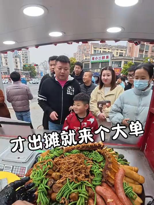 沉浸式带你我在安徽芜湖摆摊卖大锅卤菜的日常