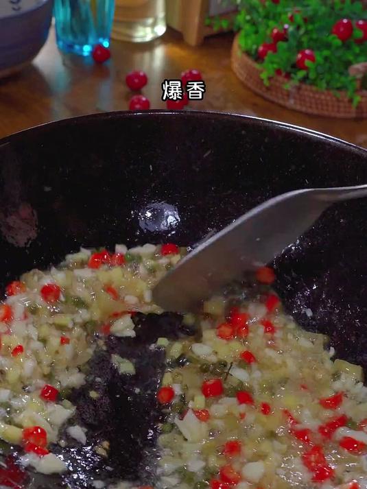 这样做的爆炒鳝鱼丝麻辣鲜香,越吃越想吃