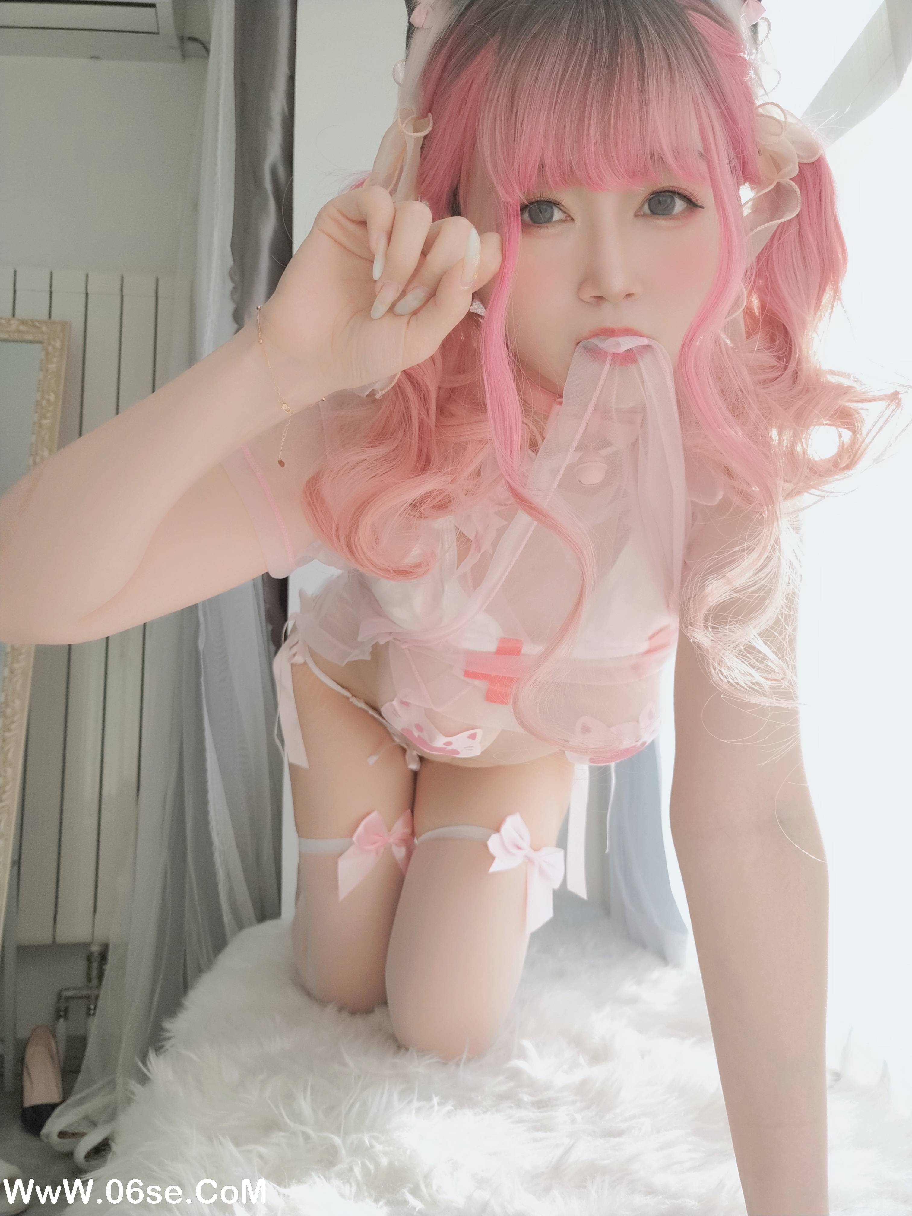 图片[26]-Coser小姐姐白银 NO.053 – 猫咪护士 [34P+1V198M]-六色网