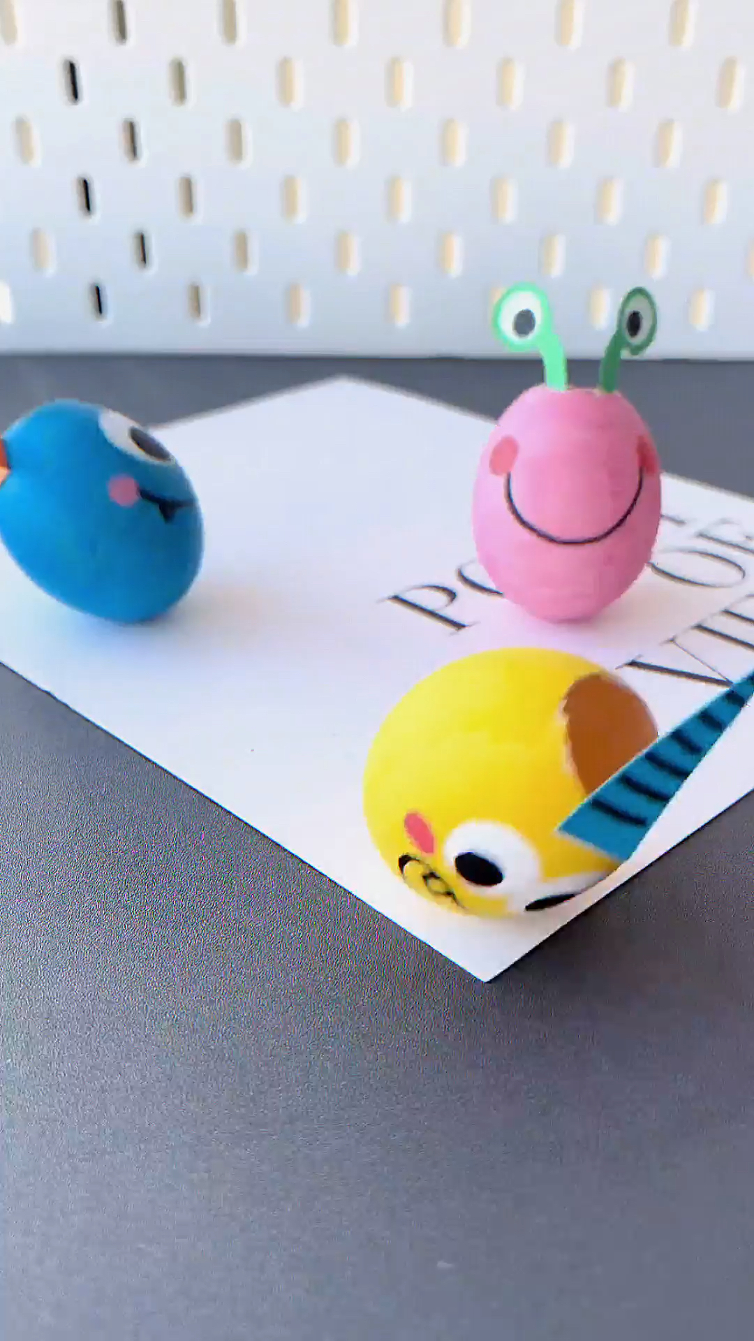 鸡蛋壳不要扔,给孩子做几个小怪兽不倒翁玩吧!#亲子手工 #幼儿园手工#创意手工