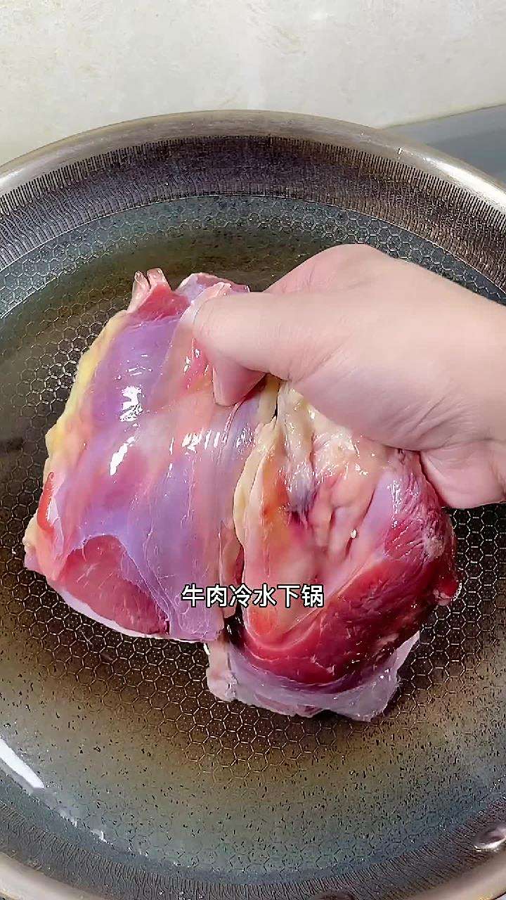 经常吃酒席都能碰到这道野香菜拌牛肉