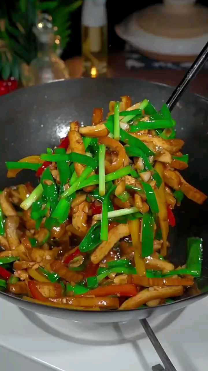 分享美食韭菜炒香干做法