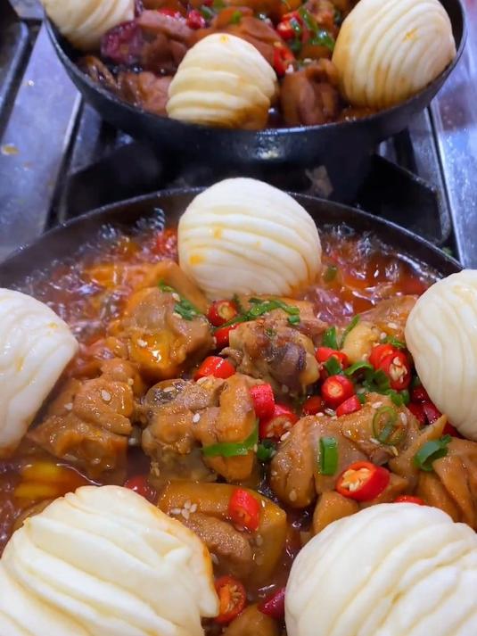 小小锅炒鸡,呦呦味道好。堂食也好吃呀,外卖也很好