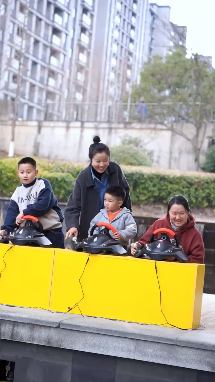 儿童红外对战方向盘遥控船游乐设备,户外水上乐园游乐设施公园广场庙会摆摊挣钱项目