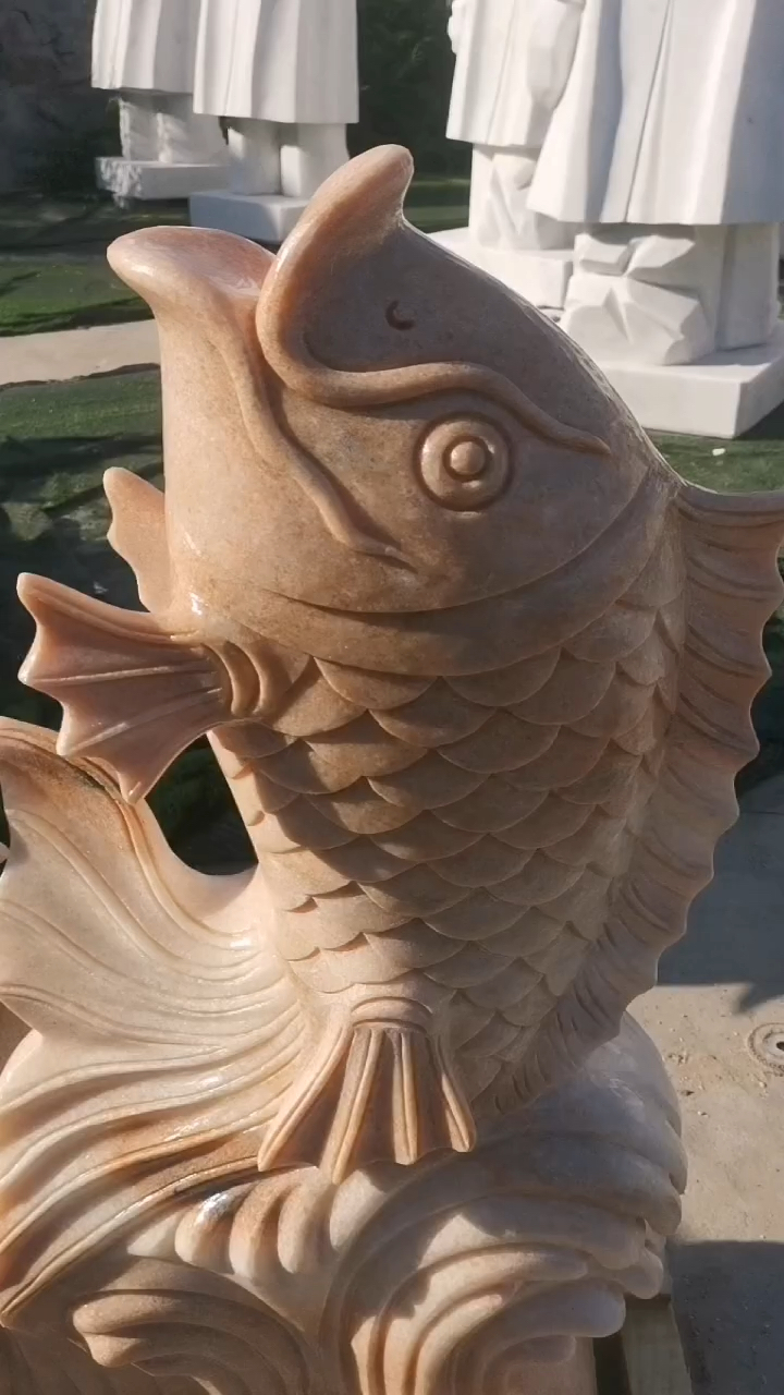 石雕鱼喷水摆件