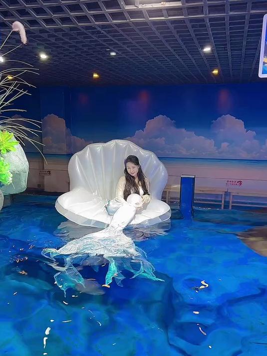 泳装小姐姐 美人鱼表演
