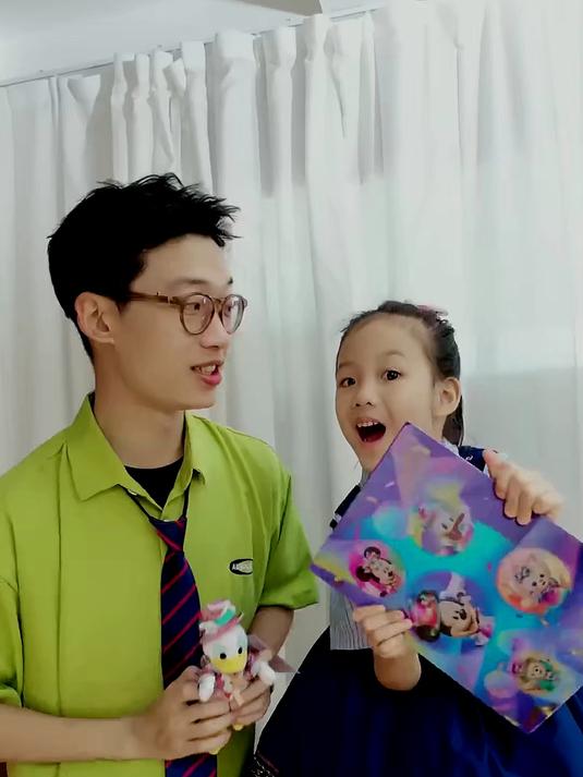 太幸福了!因为我提前收到港迪寄来的奇妙派对邀请礼盒!