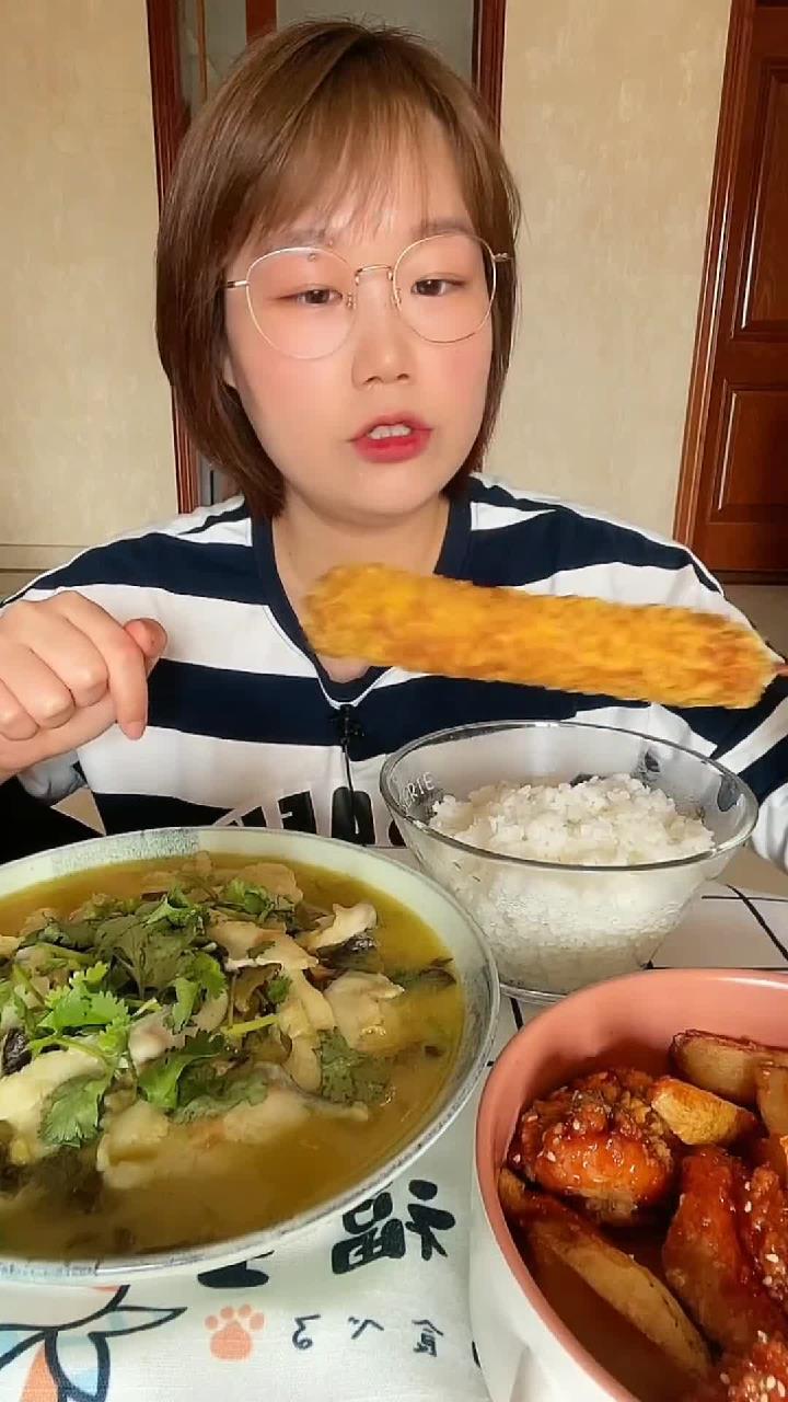 今日酸菜鱼主场,酸汤泡饭绝了