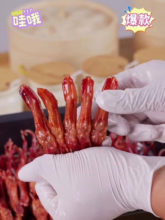 强推酱鸭舌！秘制卤料入味深，肉质鲜嫩不柴，开袋即食越吃越香