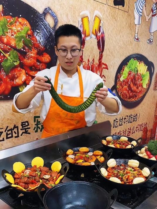 特色小地锅,6种口味,近30种菜品,荤素搭配,快餐慢餐都可做
