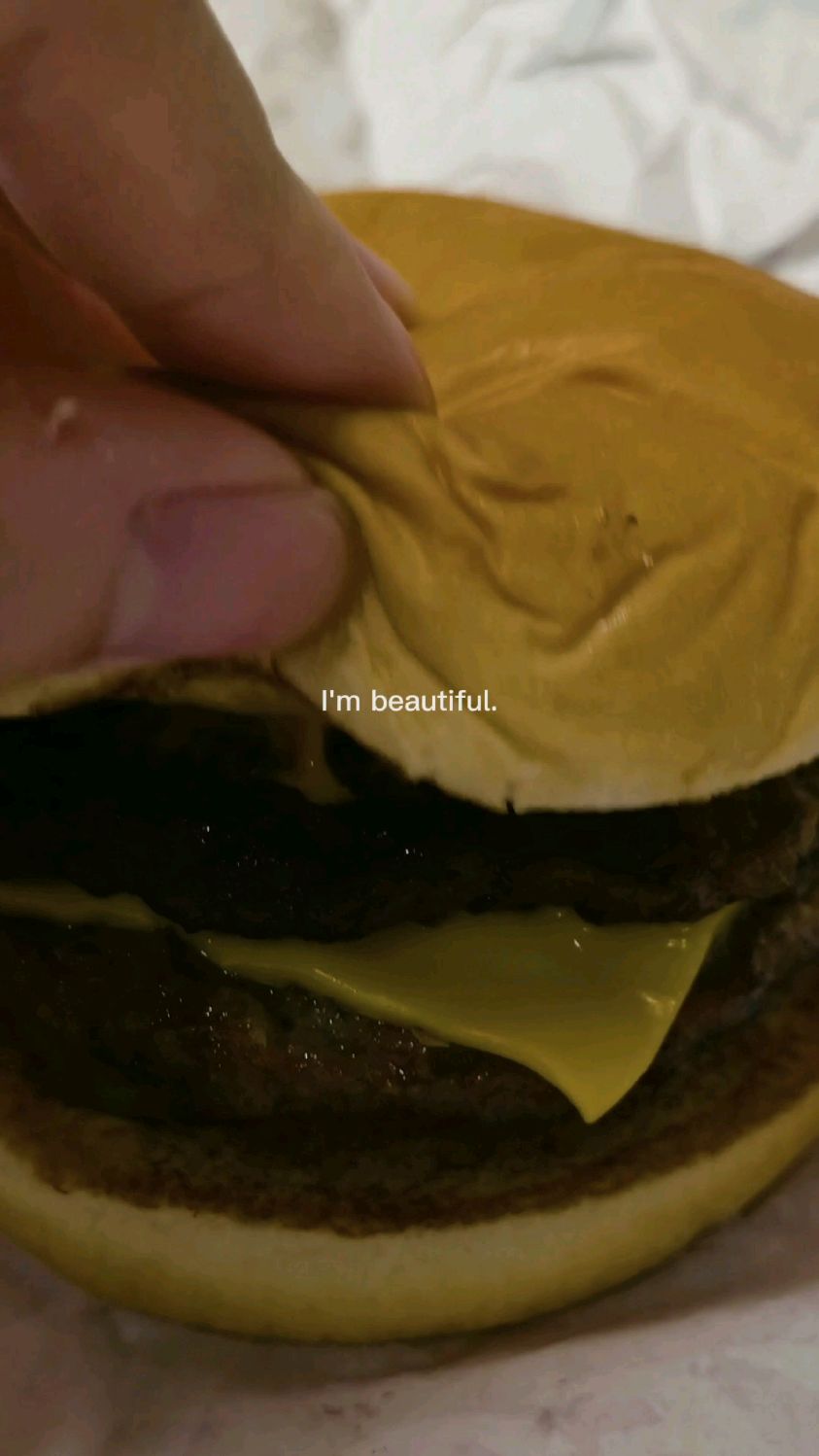 肯德基也出了牛肉汉堡系列!你觉得口感比得过麦当劳吗?