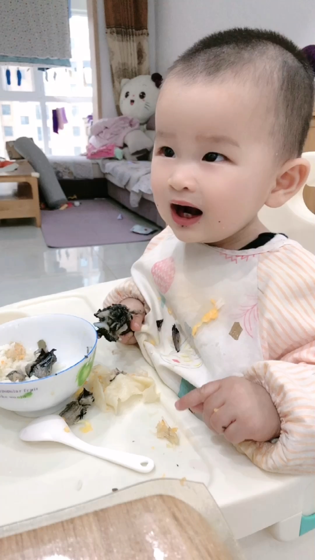莎拉的乌鸡腿,终于吃到嘴了,哎呀,真香