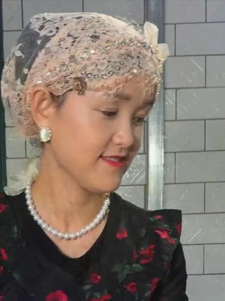 今天在家做爆炒皮带面，皮带面口感浓郁，味道一绝！炒面