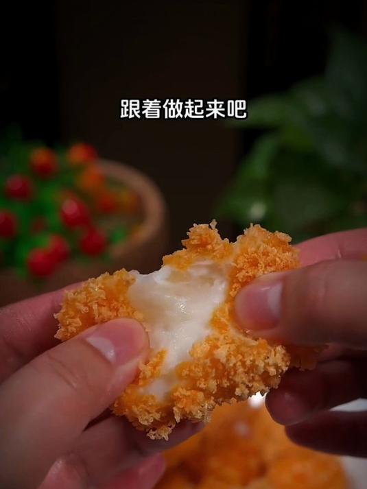 把牛奶倒进锅里炸一炸就可以做出孩子爱吃的美食