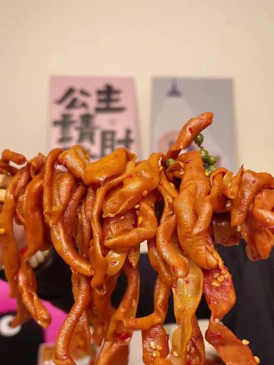 爱吃鸭肠的宝子看过来,这个湖南香辣鸭肠是真的好吃,卤的特别入