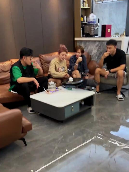 带@安秋金 体验一下南方菜市场，南北碰撞，记得按时吃饭！